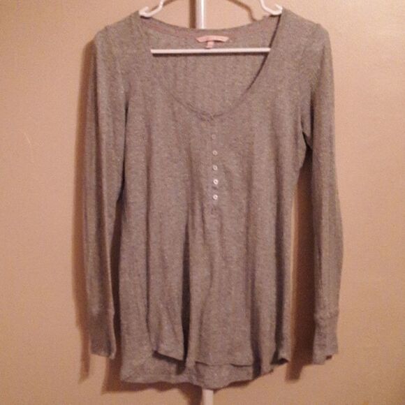 💫💫💫VICTORIAS SECRET GREY SPARKLE HENLEY SLEEPSHIRT M - Picture 1 of 4